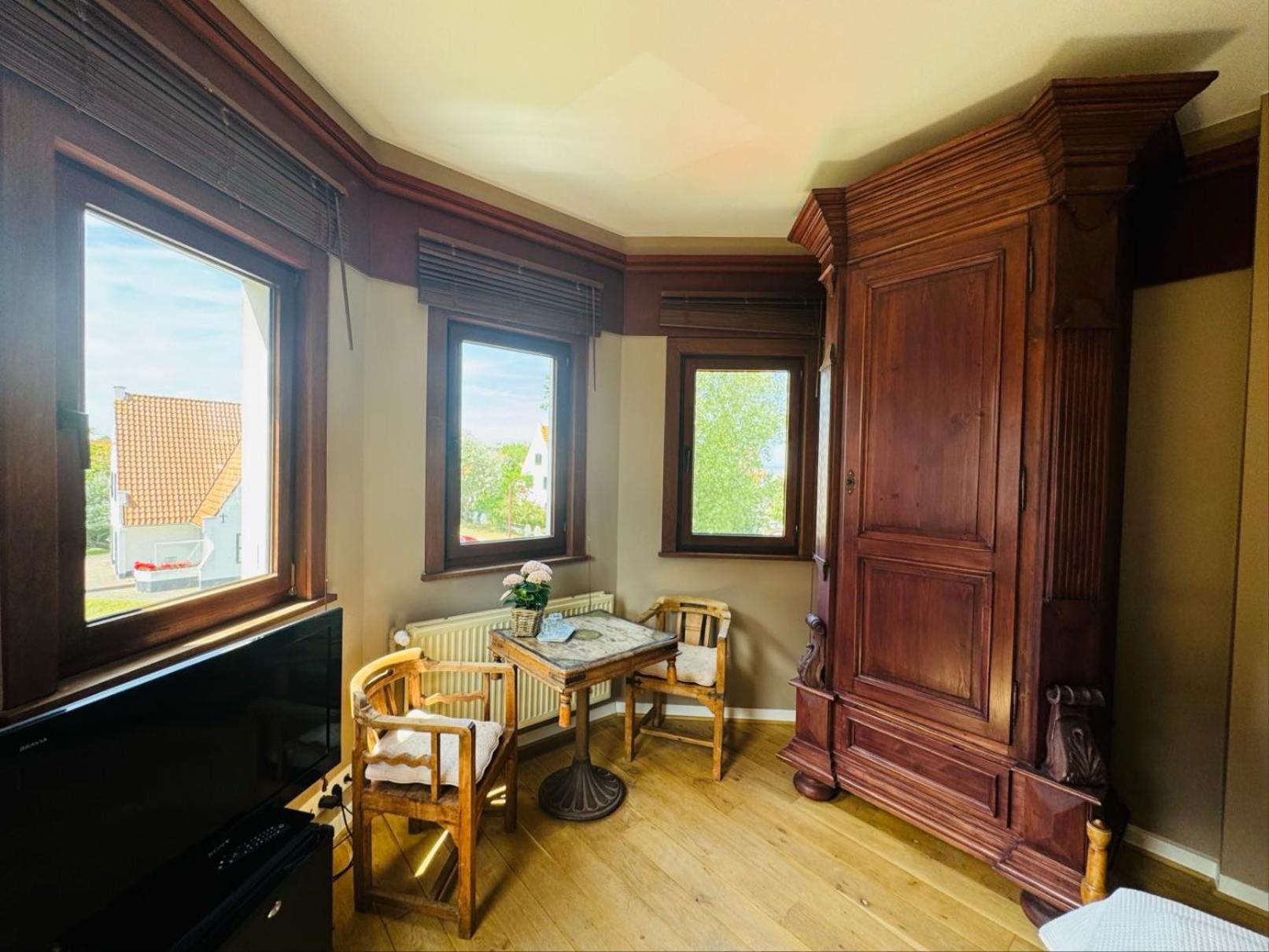 Ruime Slaapkamers Met Badkamers In Belle Epoquevilla- Concessiewijk Де-Хаан Экстерьер фото